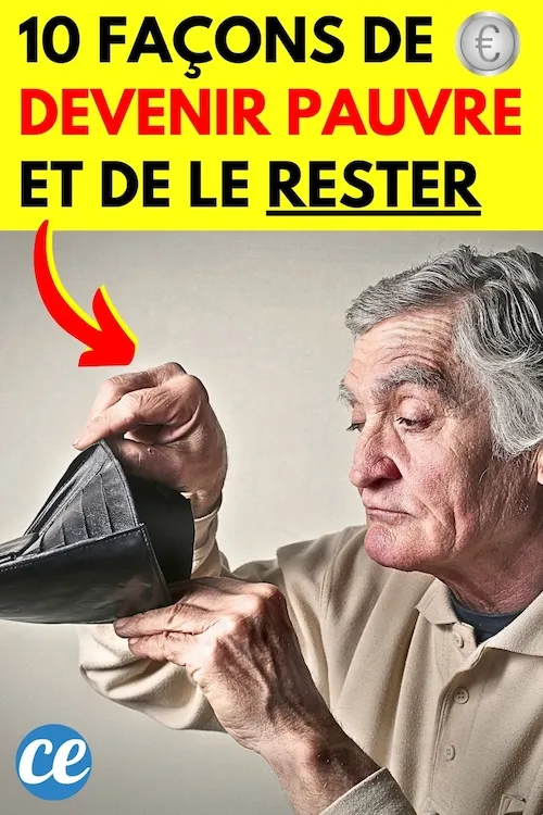 Bureau avec calculatrice, dossier de regroupement de crédits ouvert et tableau de mensualités annoté
